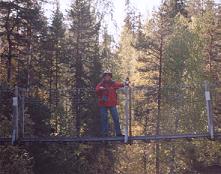Daan en Moffie op de brug